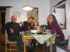 Opa, Karsten, Anila, Lina, Conni in Opas Wohnung bei uns im Haus